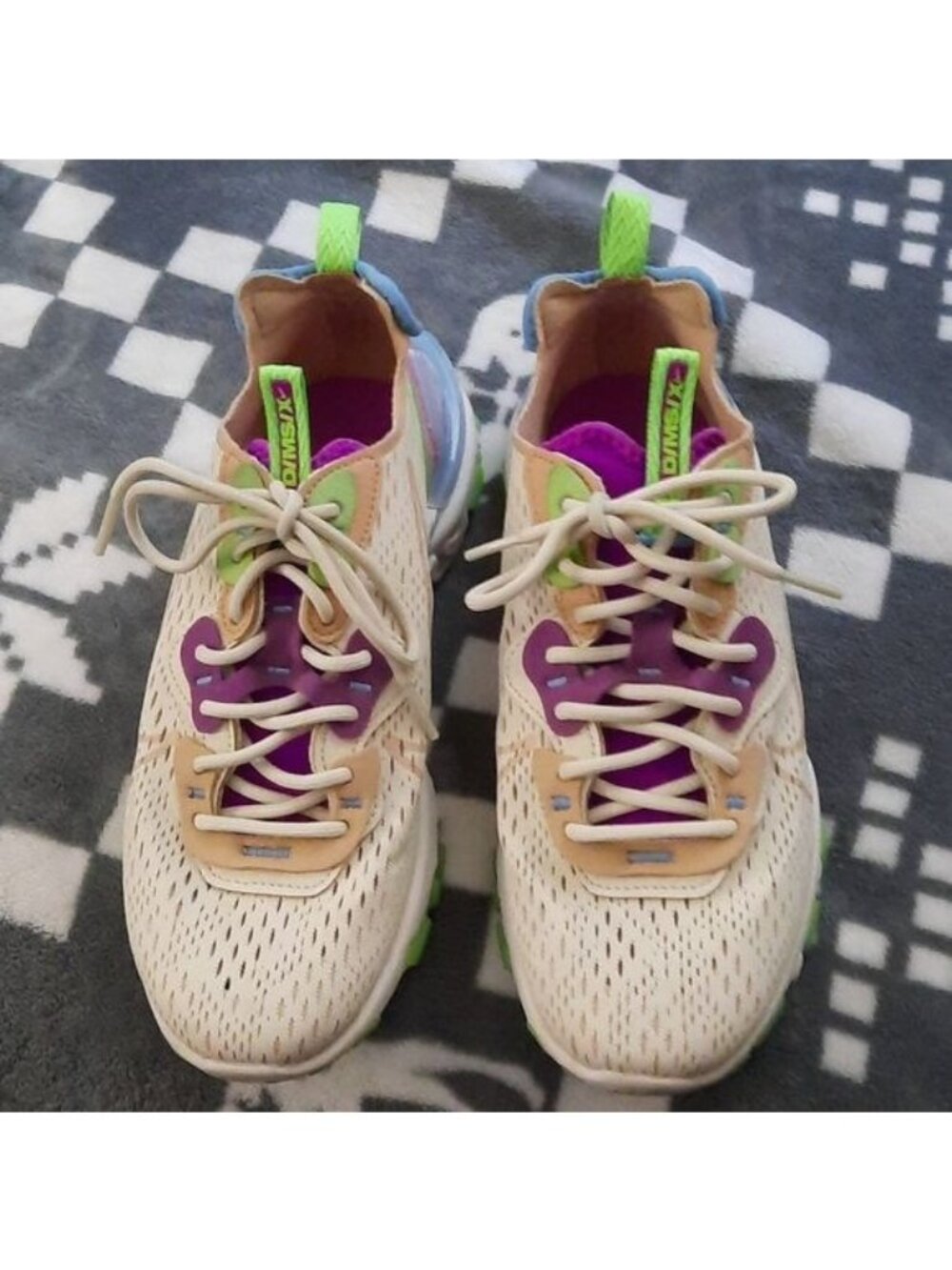 Nike React Vision D/MSIX Beige Pastel Colors Running Shoe Sneaker Size 7.5